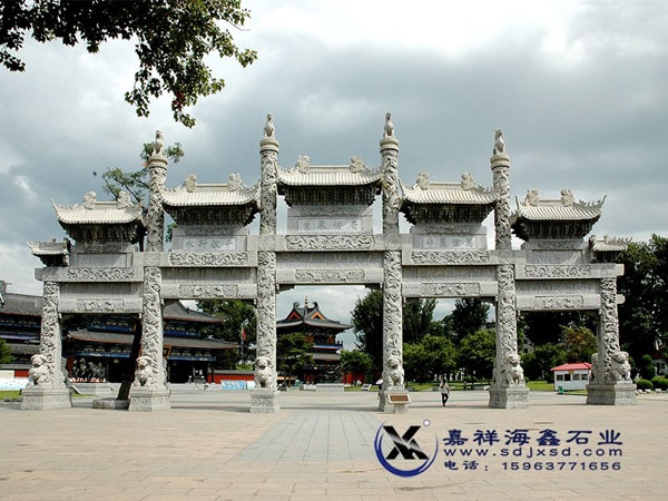 五門五樓沖天柱石雕牌坊